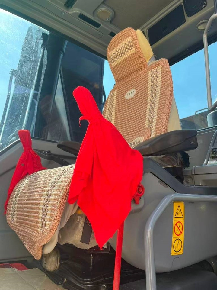 Volvo EC 240 - 履带式挖掘机:图4 Volvo EC 240 - 履带式挖掘机:图4