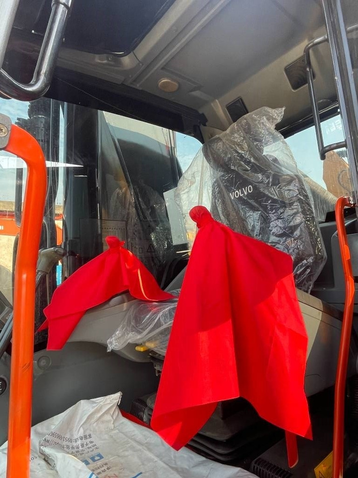 Volvo EC 290 - 履带式挖掘机:图3 Volvo EC 290 - 履带式挖掘机:图3