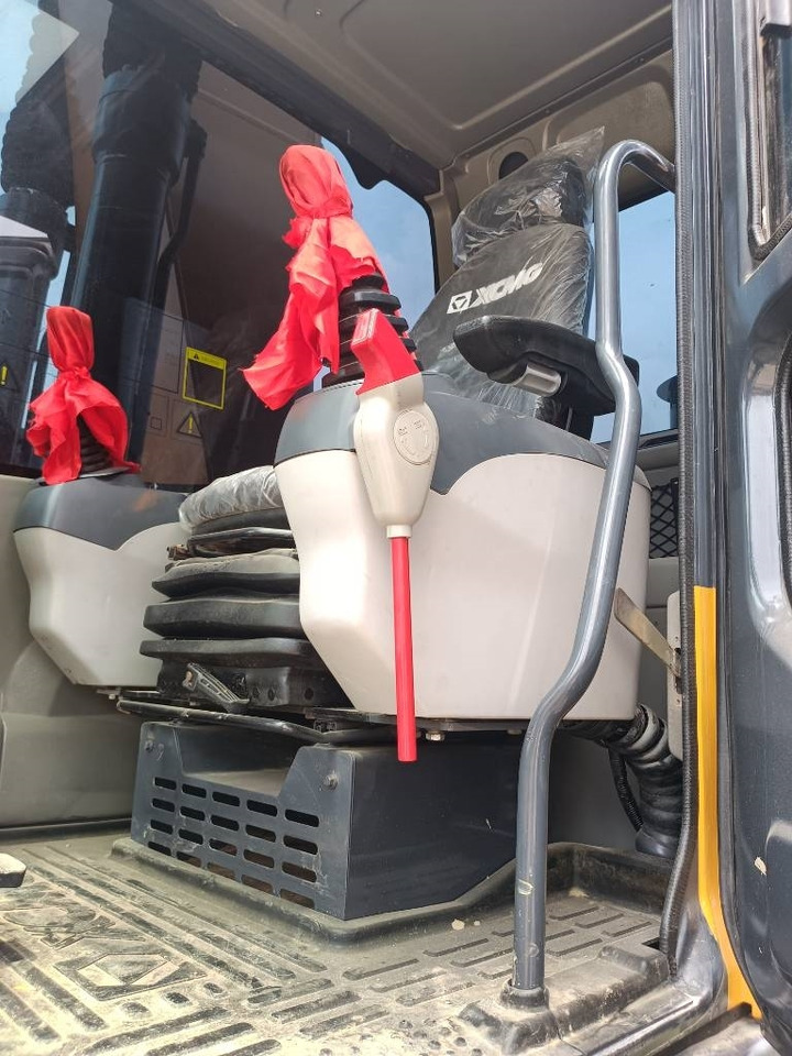 XCMG XE 215 DA - 履带式挖掘机:图4 XCMG XE 215 DA - 履带式挖掘机:图4