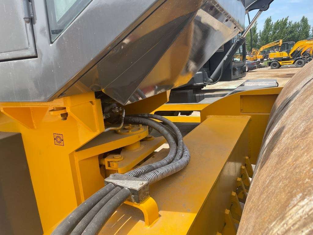 XCMG XS 223 J  - 压实机:图3 XCMG XS 223 J  - 压实机:图3