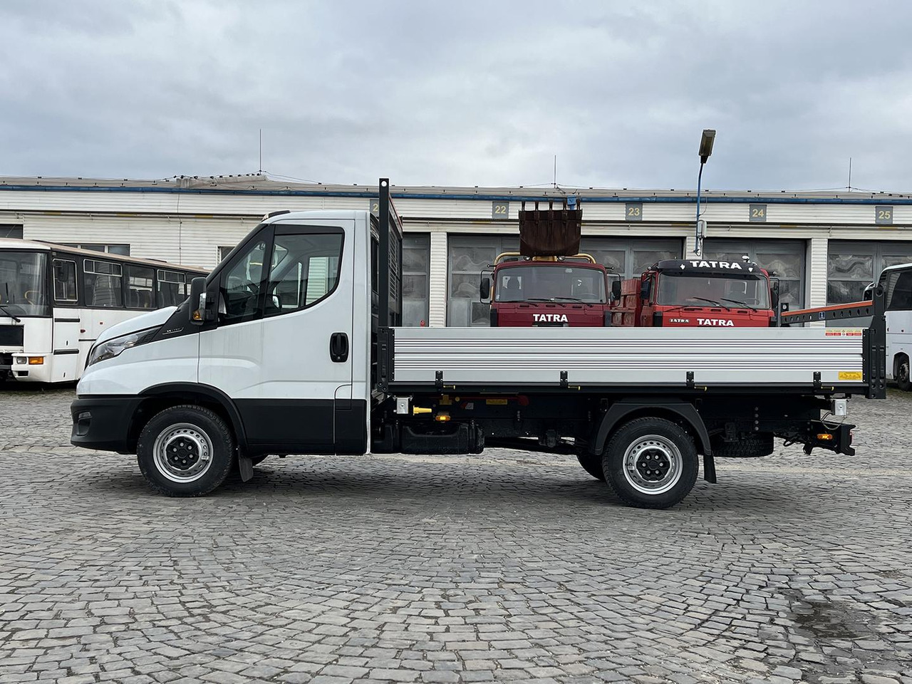 Iveco DAILY SKLÁPAČ, 2.3D, 35S16H - 翻斗货车:图4 Iveco DAILY SKLÁPAČ, 2.3D, 35S16H - 翻斗货车:图4