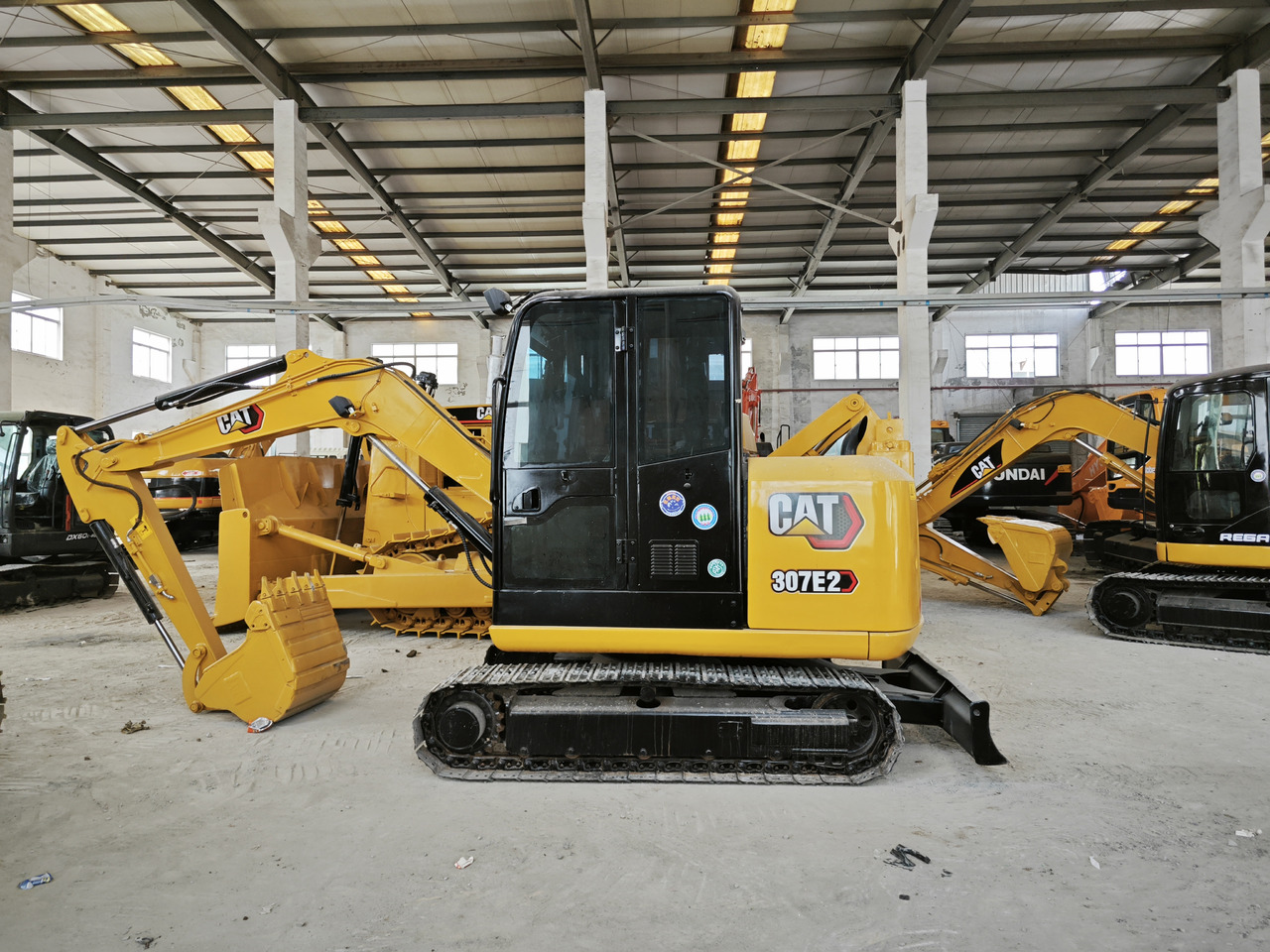 CATERPILLAR 307E - 小型挖掘机:图1 CATERPILLAR 307E - 小型挖掘机:图1