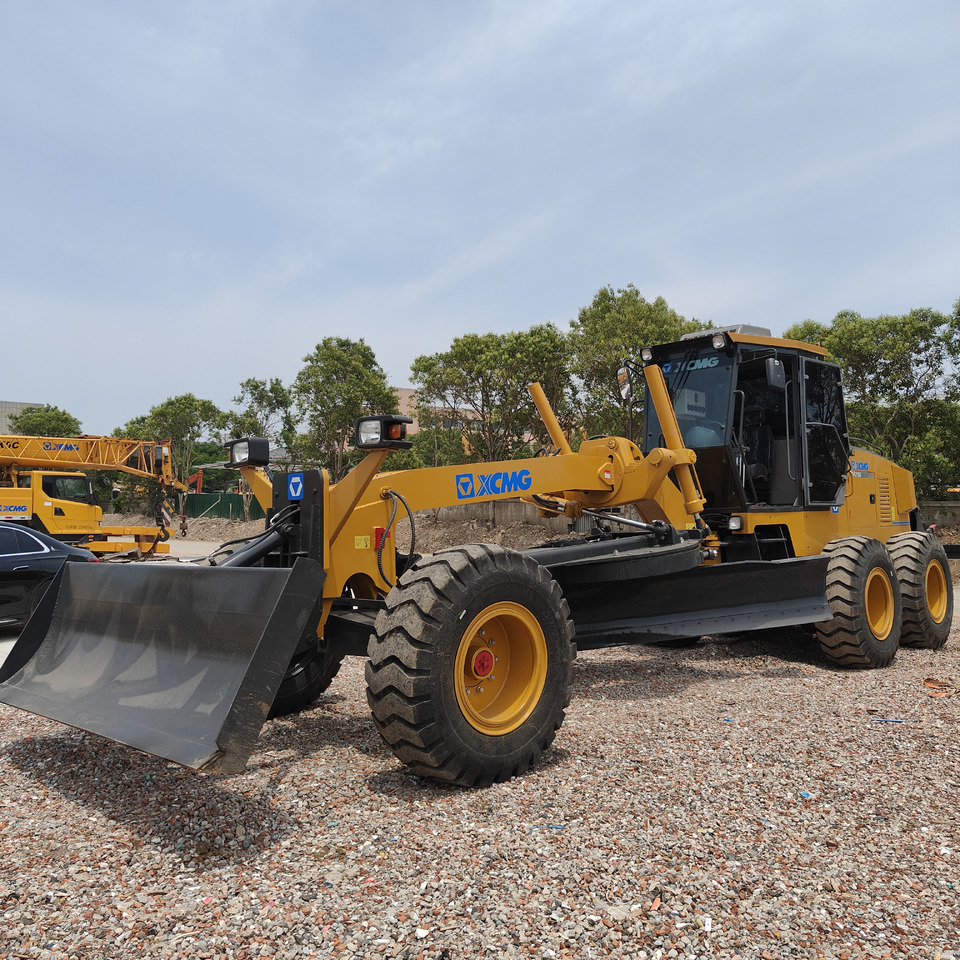 XCMG GR215 GR2153 Motor Grader with Blade - 平路机:图2 XCMG GR215 GR2153 Motor Grader with Blade - 平路机:图2