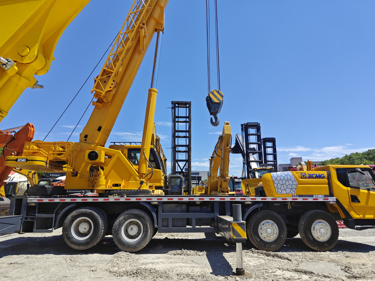 XCMG QY50KC XCT50 CRANE - 移动式起重机:图2 XCMG QY50KC XCT50 CRANE - 移动式起重机:图2