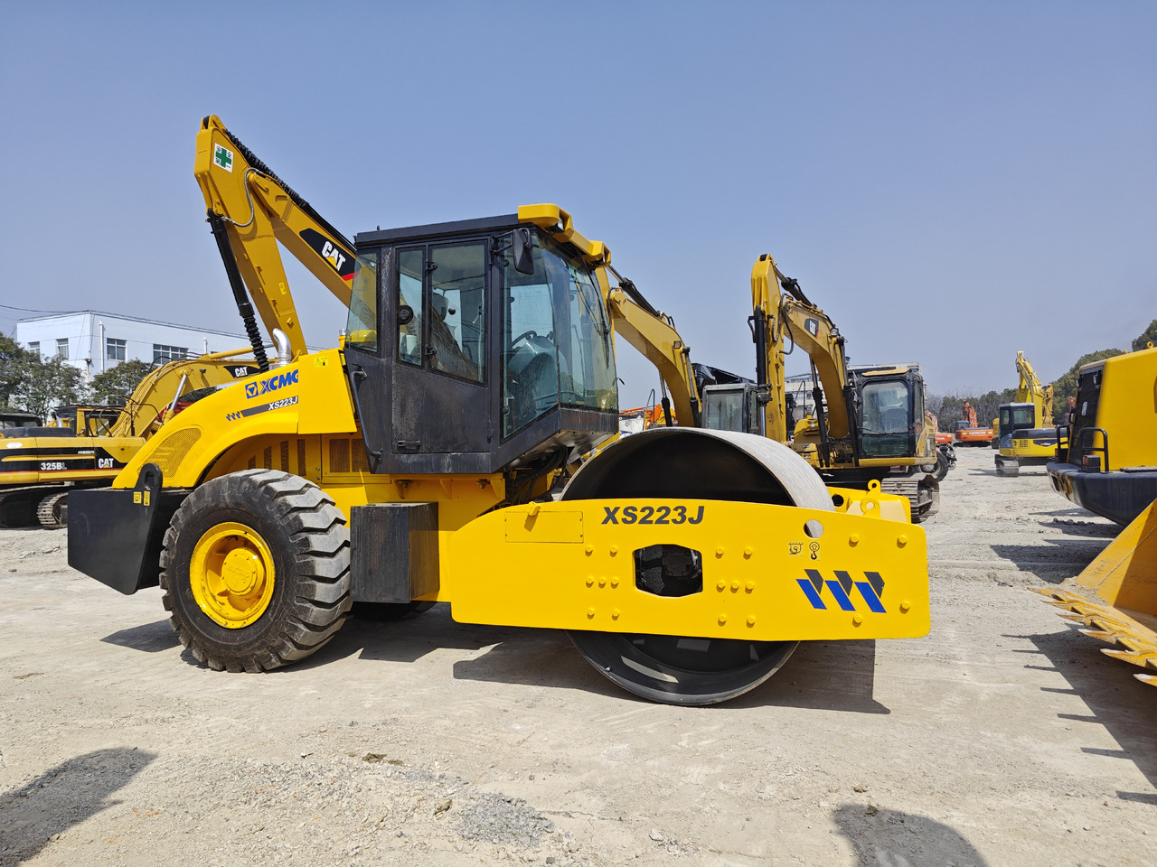 XCMG XS223J Roller Road - 压实机:图1 XCMG XS223J Roller Road - 压实机:图1