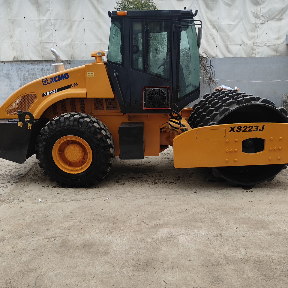 XCMG XS223J road roller - 压实机:图1 XCMG XS223J road roller - 压实机:图1