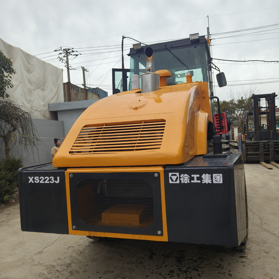 XCMG XS223J road roller - 压实机:图3 XCMG XS223J road roller - 压实机:图3