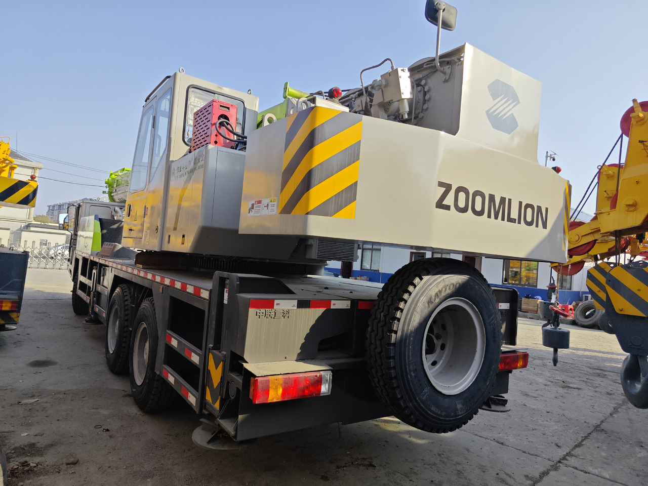Zoomlion ZTC250V - 移动式起重机:图1 Zoomlion ZTC250V - 移动式起重机:图1