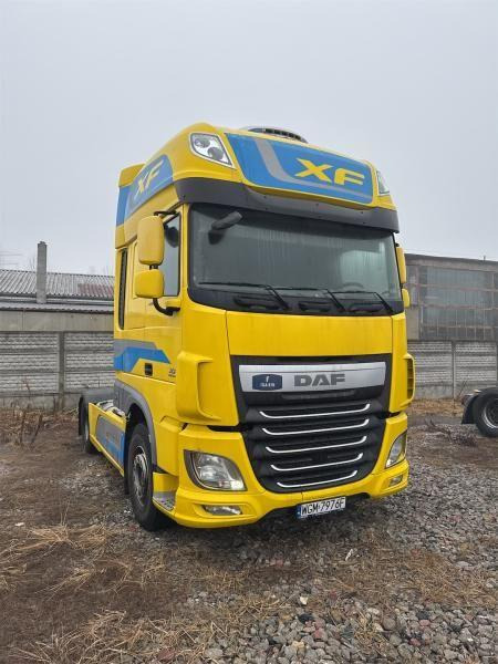 DAF XF CIĄGNIK SIODŁOWY - 牵引车:图1 DAF XF CIĄGNIK SIODŁOWY - 牵引车:图1