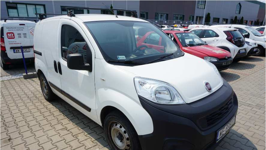 FIAT FIORINO FURGON BLASZAK - 无侧窗厢式货车:图1 FIAT FIORINO FURGON BLASZAK - 无侧窗厢式货车:图1