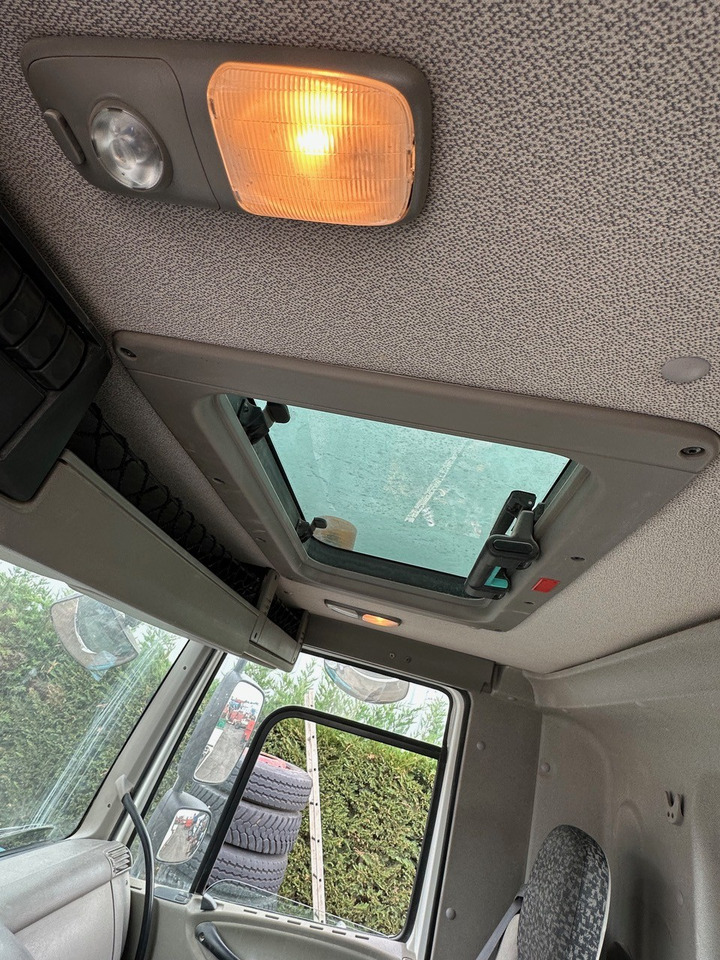 DAF CF 85.360 - 吊钩升降车:图2 DAF CF 85.360 - 吊钩升降车:图2