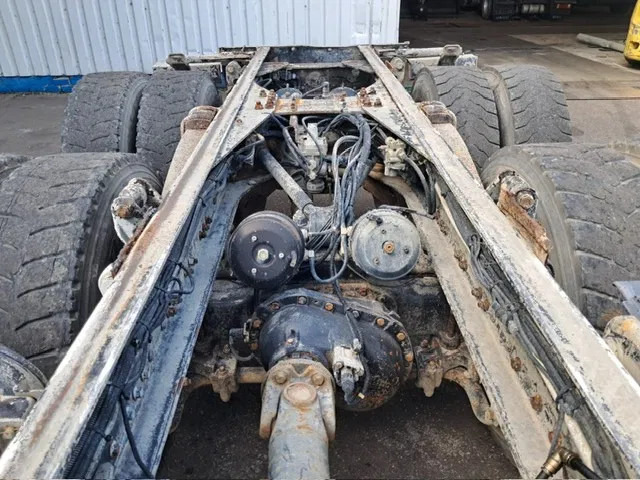 驾驶室底盘卡车 MAN 35-364 / FE 360 A , 8x4 , Spring Suspension , ZF Manual , Airco：图9