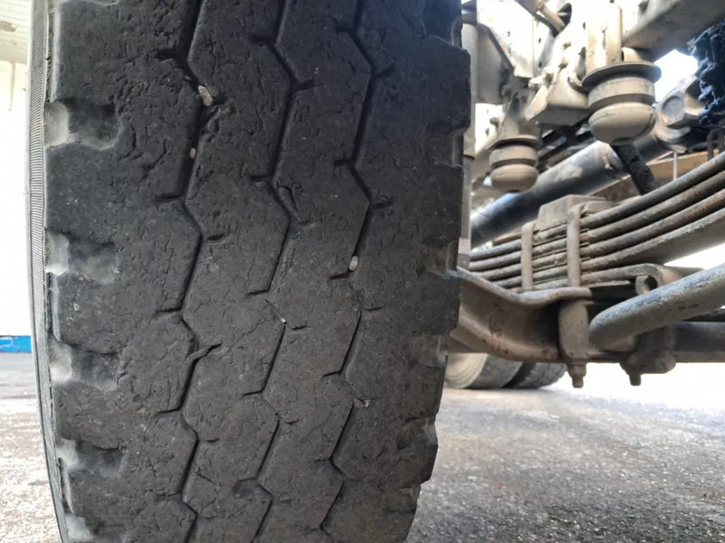 驾驶室底盘卡车 MAN 35-364 / FE 360 A , 8x4 , Spring Suspension , ZF Manual , Airco：图20