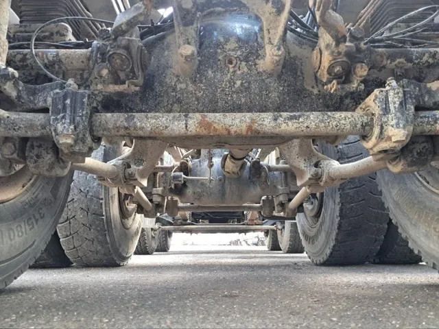 驾驶室底盘卡车 MAN 35-364 / FE 360 A , 8x4 , Spring Suspension , ZF Manual , Airco：图11