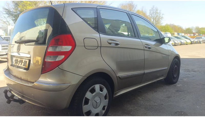 Mercedes-Benz A-Klasse 170 , Airco , leder , distrbute ketting maakt lawaai - 掀背车:图3 Mercedes-Benz A-Klasse 170 , Airco , leder , distrbute ketting maakt lawaai - 掀背车:图3