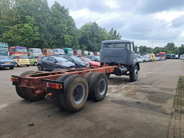 Mercedes-Benz LK 2624 , 6x4 , Manual , Spring suspension - 驾驶室底盘卡车:图3 Mercedes-Benz LK 2624 , 6x4 , Manual , Spring suspension - 驾驶室底盘卡车:图3