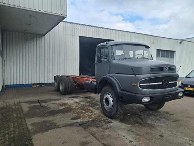Mercedes-Benz LK 2624 , 6x4 , Manual , Spring suspension - 驾驶室底盘卡车:图4 Mercedes-Benz LK 2624 , 6x4 , Manual , Spring suspension - 驾驶室底盘卡车:图4