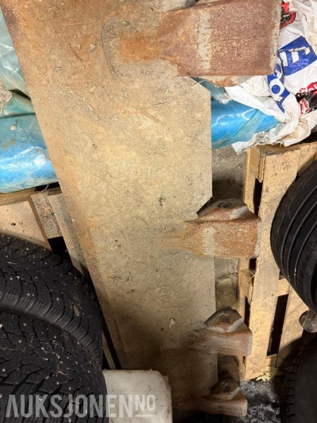 1900 Renskeskjer til 1800L graveskuff - 附件 适用于 建筑机械:图1 1900 Renskeskjer til 1800L graveskuff - 附件 适用于 建筑机械:图1