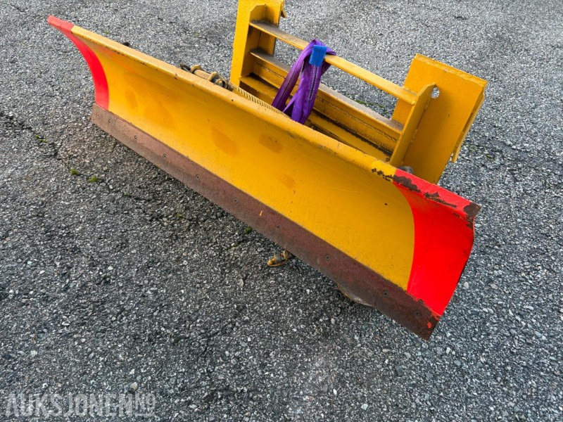 1900 kommunal skjær med euro feste - 农业机械:图2 1900 kommunal skjær med euro feste - 农业机械:图2