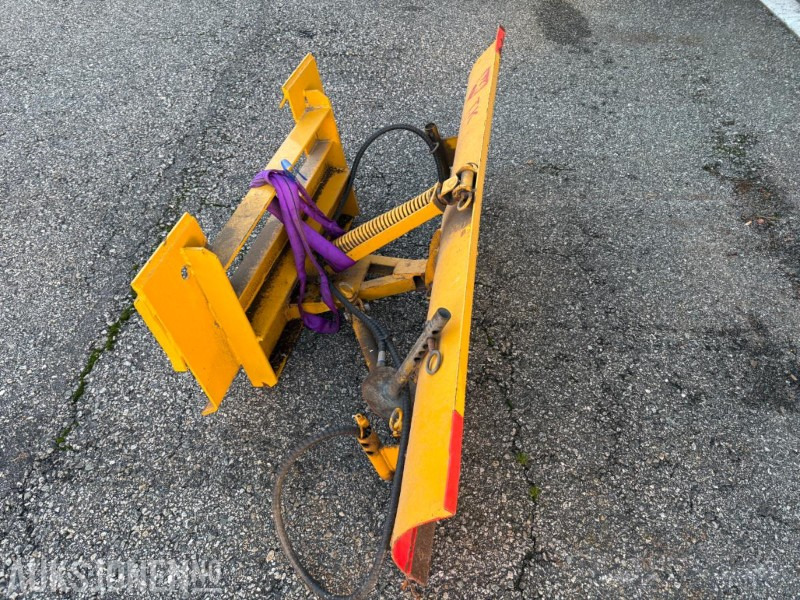 1900 kommunal skjær med euro feste - 农业机械:图3 1900 kommunal skjær med euro feste - 农业机械:图3