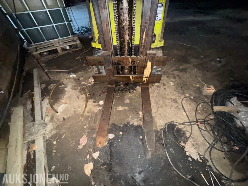 1981 Clark TM12S ELEKTRISK TRUCK M/LADER - 材料装卸设备:图5 1981 Clark TM12S ELEKTRISK TRUCK M/LADER - 材料装卸设备:图5