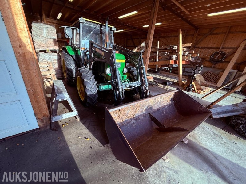 1984 John Deere 1140 4576 timer m/ Pallegafler, Grusskuffe, Snøskuffe, Kjetting - 拖拉机:图2 1984 John Deere 1140 4576 timer m/ Pallegafler, Grusskuffe, Snøskuffe, Kjetting - 拖拉机:图2