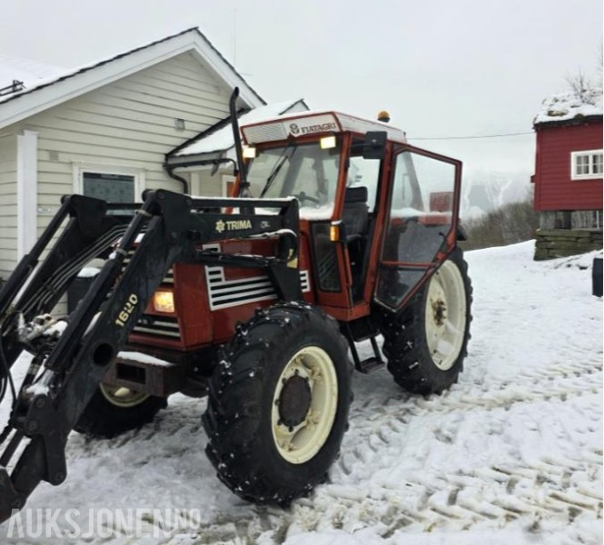 1986 Fiat 80-90 MVA FRI TRAKTOR MED FRONSKUFFE OG TRIMA FRONTLASTER - 拖拉机:图1 1986 Fiat 80-90 MVA FRI TRAKTOR MED FRONSKUFFE OG TRIMA FRONTLASTER - 拖拉机:图1