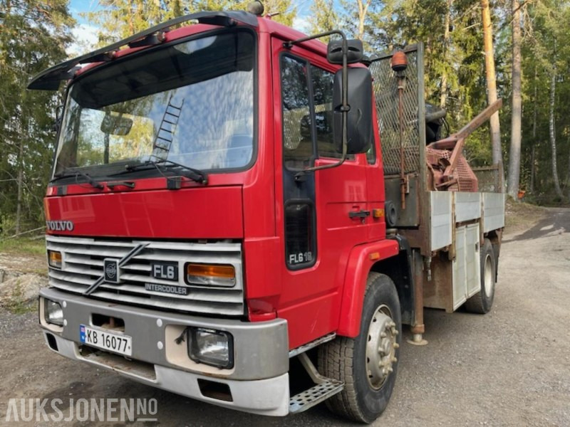 1986 Volvo FL616 4x2 Lastebil med kran Mannskapskurv Vinterdekk REPARASJONSOBJEKT - 起重车:图1 1986 Volvo FL616 4x2 Lastebil med kran Mannskapskurv Vinterdekk REPARASJONSOBJEKT - 起重车:图1