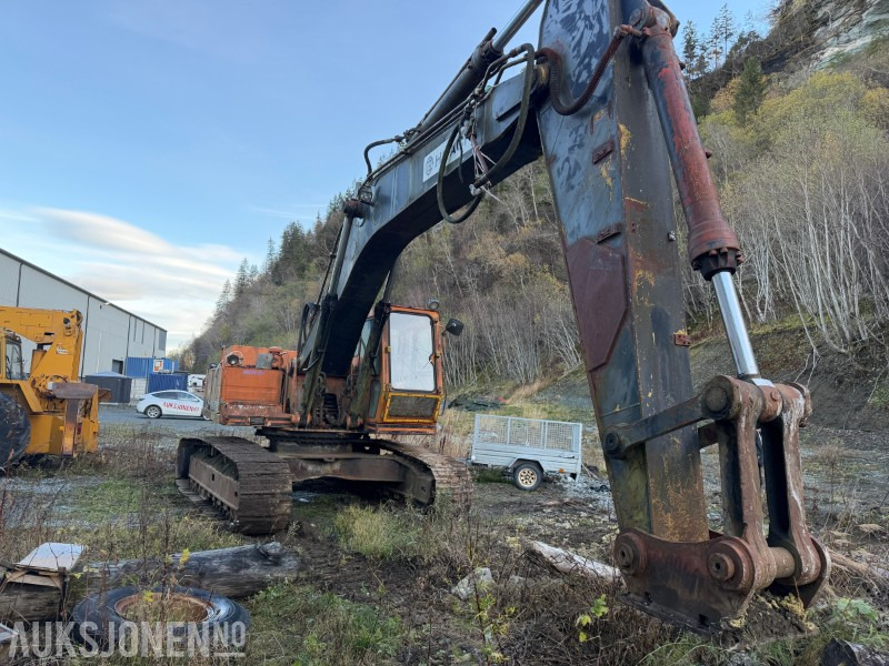 1987 Hitachi UH 143 beltegraver - 挖掘机:图2 1987 Hitachi UH 143 beltegraver - 挖掘机:图2