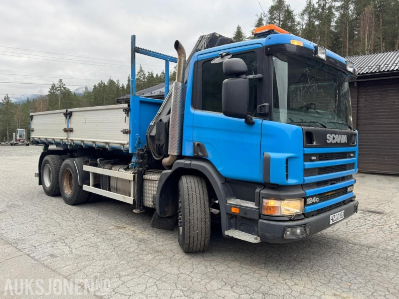 1997 Scania P124 400 kranbil med 3-veis tipp og klype - 起重车:图4 1997 Scania P124 400 kranbil med 3-veis tipp og klype - 起重车:图4
