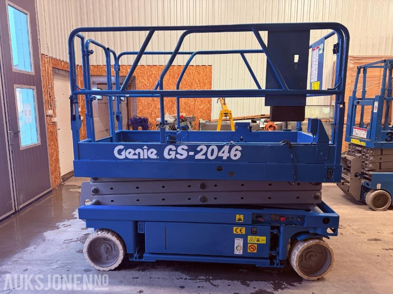 2000 Genie GS-2046 - Sakselift - 1961kg - Uttrekk barplate - 空中平台:图4 2000 Genie GS-2046 - Sakselift - 1961kg - Uttrekk barplate - 空中平台:图4