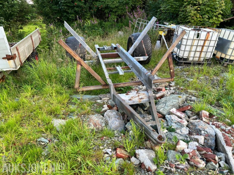 2000 Moi Tømmerhenger - 农业机械:图1 2000 Moi Tømmerhenger - 农业机械:图1