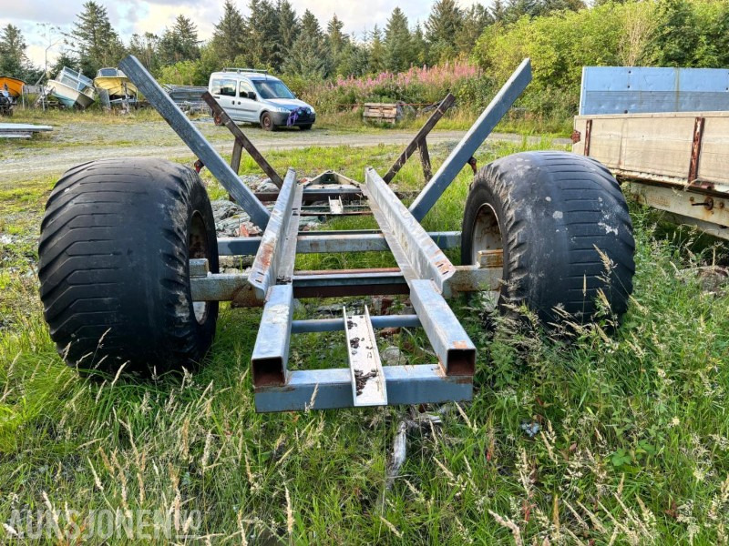 2000 Moi Tømmerhenger - 农业机械:图3 2000 Moi Tømmerhenger - 农业机械:图3