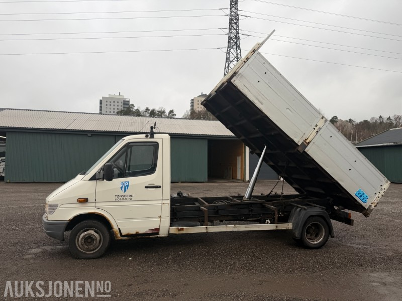 2001 MERCEDES-BENZ 412 D /40 tippbil - hengerfeste - 241444km - 翻斗车:图2 2001 MERCEDES-BENZ 412 D /40 tippbil - hengerfeste - 241444km - 翻斗车:图2