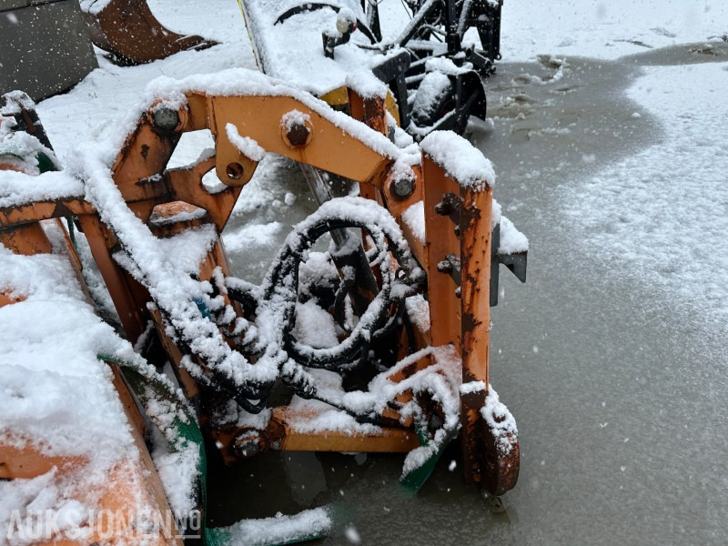 2002 SCHMIDT MS 33 Snøskjær - 农业机械:图5 2002 SCHMIDT MS 33 Snøskjær - 农业机械:图5