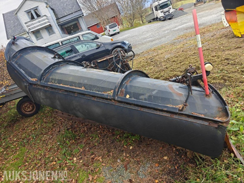 2004 Tellefsdal diagonalplog / snøplog - P HD - Bredde 3600 mm - Parallelllogram - 卡车:图2 2004 Tellefsdal diagonalplog / snøplog - P HD - Bredde 3600 mm - Parallelllogram - 卡车:图2