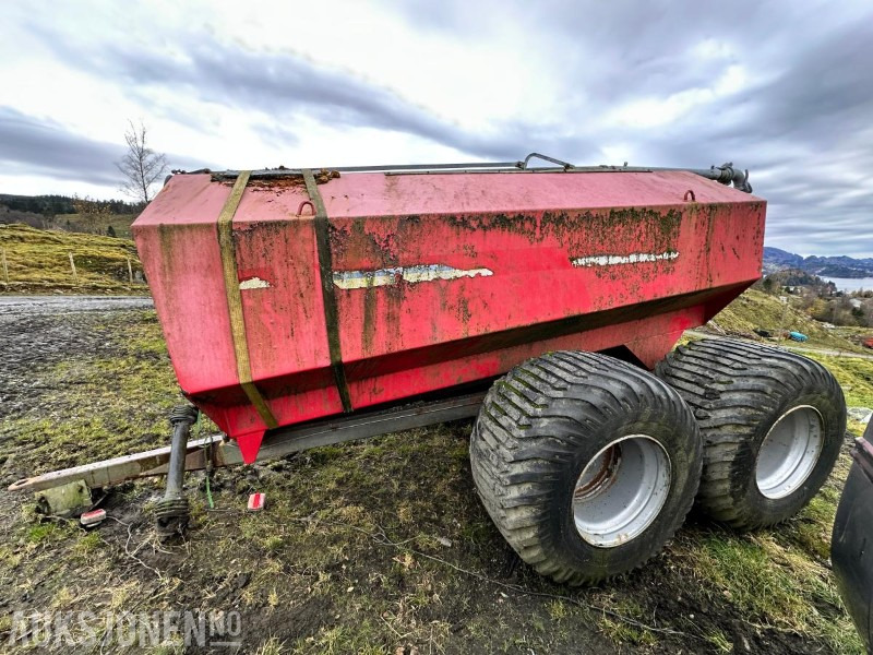 2005 MOI BG 8 Gjødselvogn m/Vogelsang spreder - 农业机械:图2 2005 MOI BG 8 Gjødselvogn m/Vogelsang spreder - 农业机械:图2