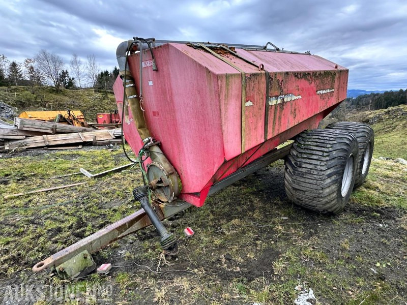 2005 MOI BG 8 Gjødselvogn m/Vogelsang spreder - 农业机械:图1 2005 MOI BG 8 Gjødselvogn m/Vogelsang spreder - 农业机械:图1