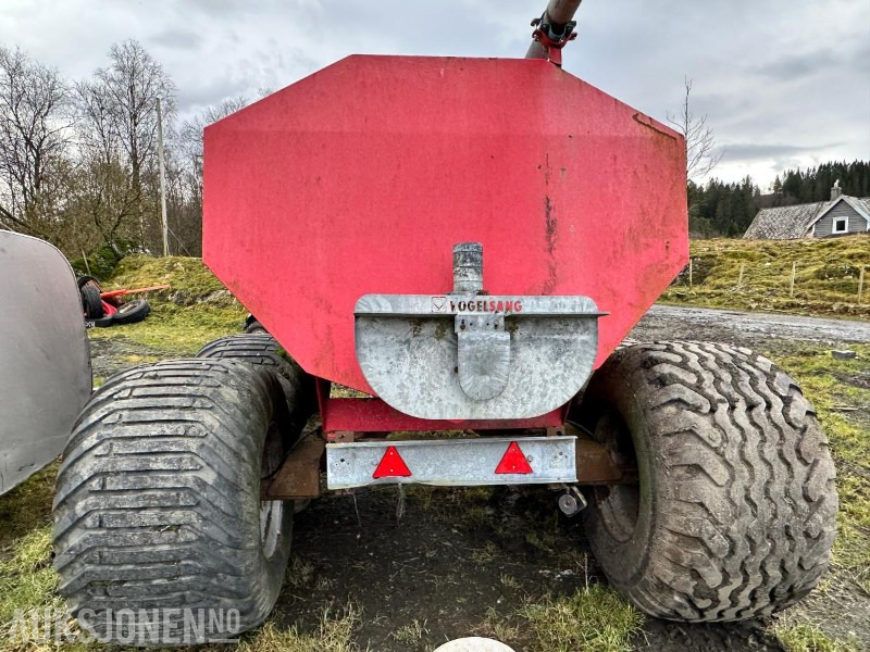 2005 MOI BG 8 Gjødselvogn m/Vogelsang spreder - 农业机械:图4 2005 MOI BG 8 Gjødselvogn m/Vogelsang spreder - 农业机械:图4