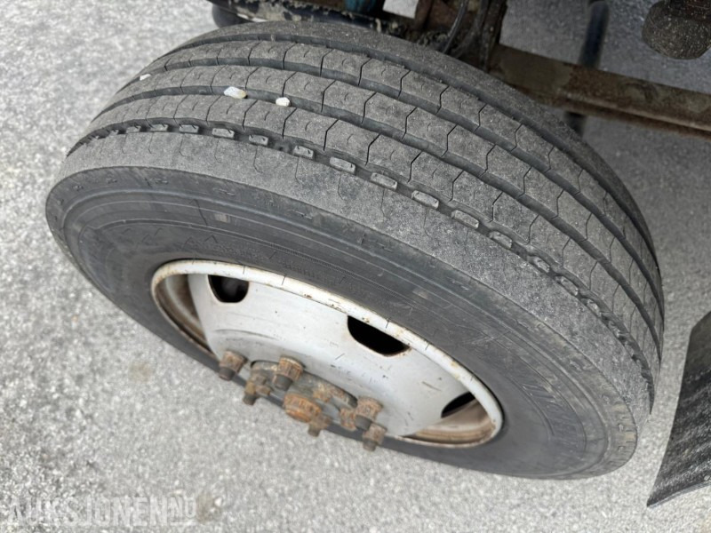 2005 Mercedes-Benz 815Da/37-Vn 4X4 linjebil med kran og masse utstyr - 起重车:图4 2005 Mercedes-Benz 815Da/37-Vn 4X4 linjebil med kran og masse utstyr - 起重车:图4