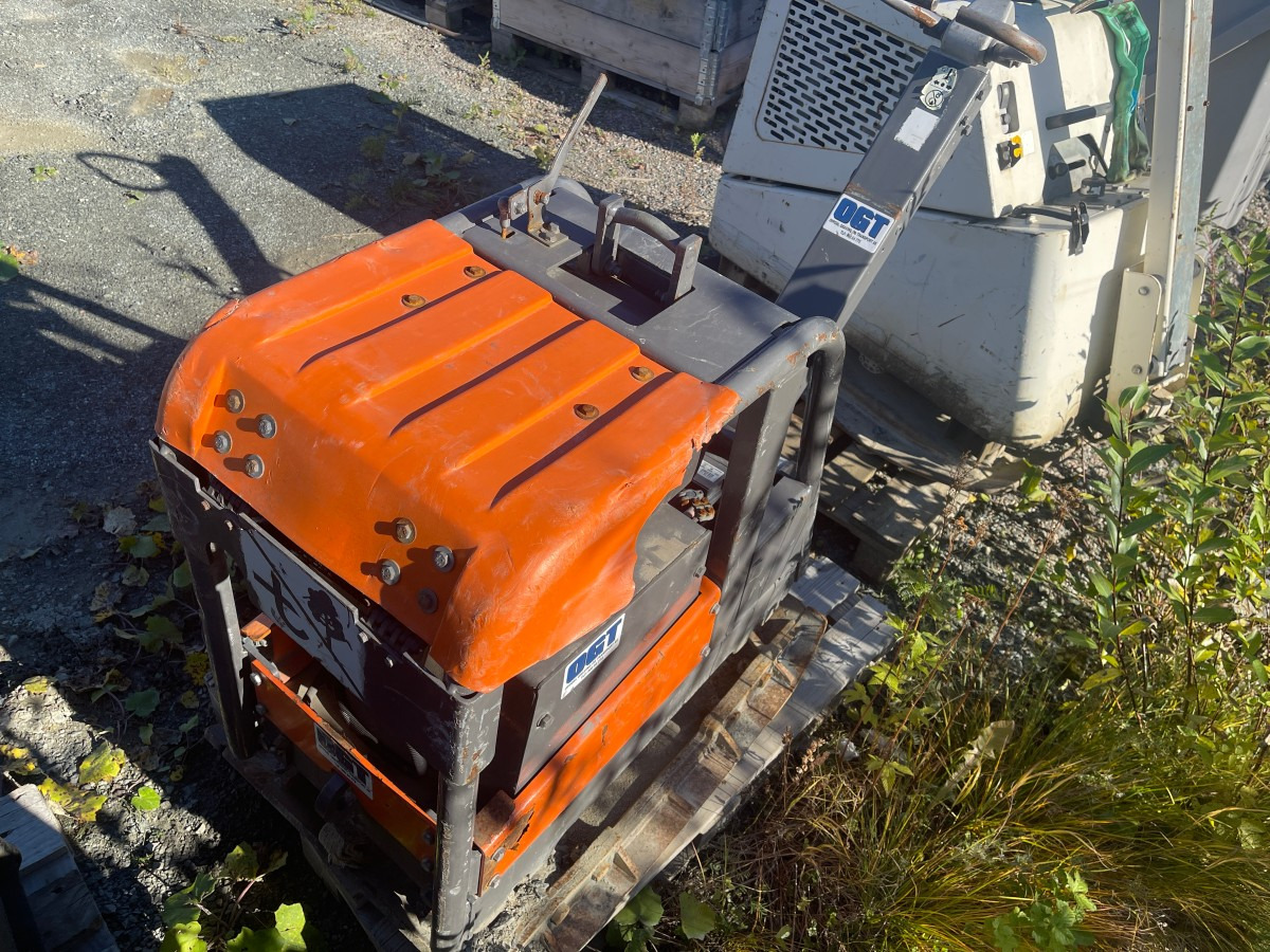 2005 Supra vibroplate - Hoppetusse med Hatz dieselmotor – Reversibel - 碾压机:图3 2005 Supra vibroplate - Hoppetusse med Hatz dieselmotor – Reversibel - 碾压机:图3