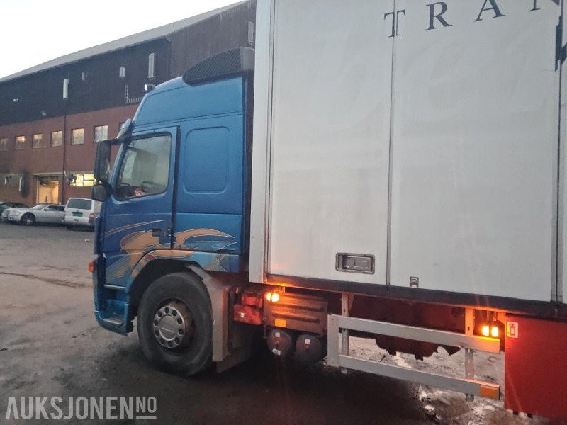 2005 Volvo FM9 - 厢式卡车:图4 2005 Volvo FM9 - 厢式卡车:图4