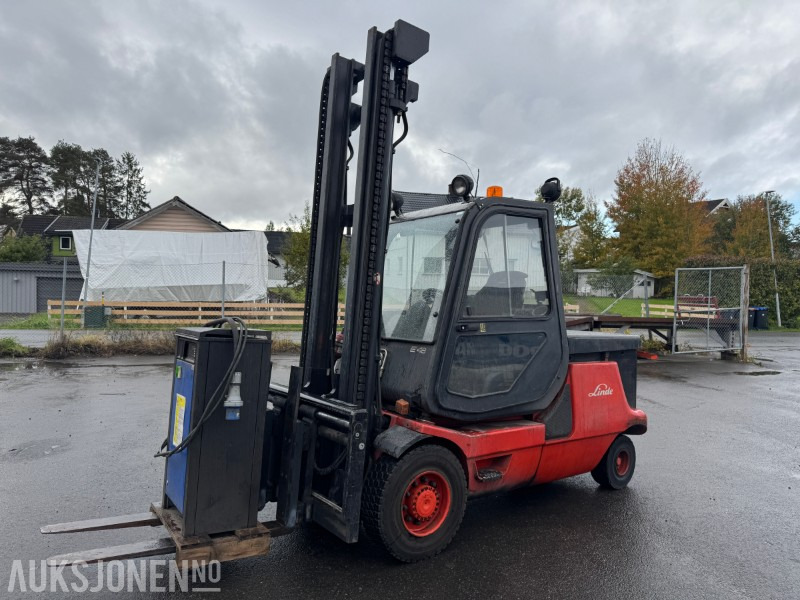 2006 Linde E48P motvekttruck med 4610 kg løftekapasitet - 材料装卸设备:图1 2006 Linde E48P motvekttruck med 4610 kg løftekapasitet - 材料装卸设备:图1