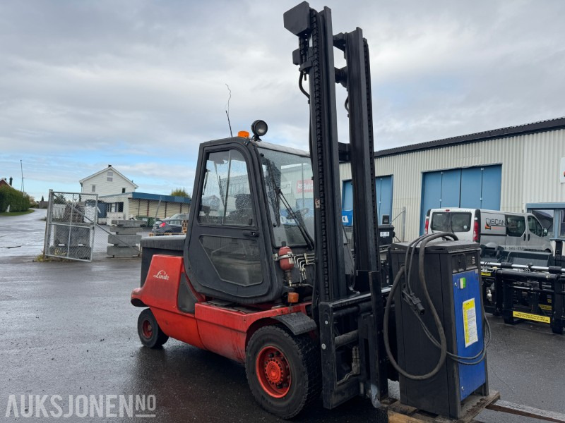 2006 Linde E48P motvekttruck med 4610 kg løftekapasitet - 材料装卸设备:图2 2006 Linde E48P motvekttruck med 4610 kg løftekapasitet - 材料装卸设备:图2