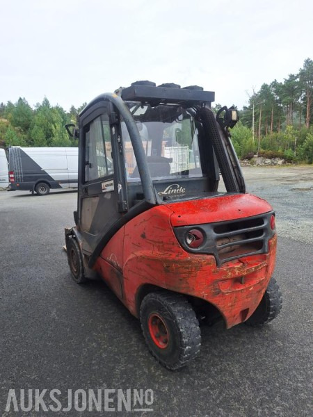 2006 Linde H35D Dieseltruck - 材料装卸设备:图2 2006 Linde H35D Dieseltruck - 材料装卸设备:图2