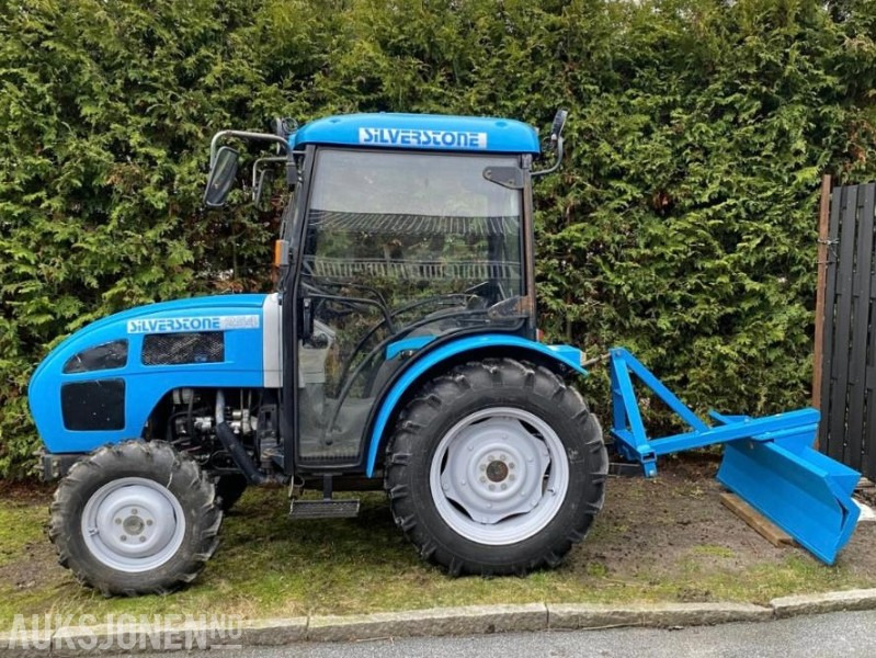 2006 Silverstone 254 4x4 Sperre PTO Bakmontert skjær - 拖拉机:图1 2006 Silverstone 254 4x4 Sperre PTO Bakmontert skjær - 拖拉机:图1
