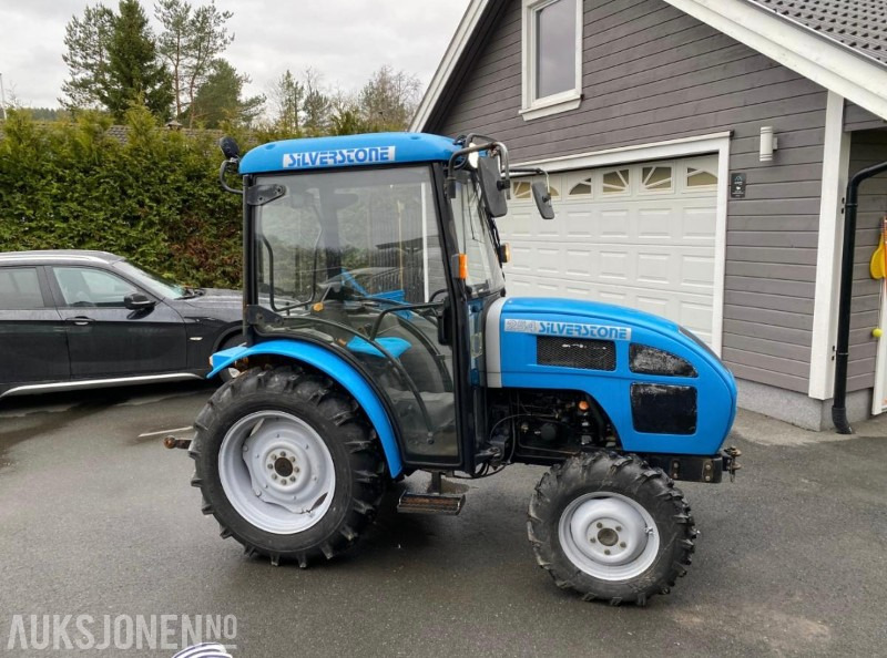 2006 Silverstone 254 4x4 Sperre PTO Bakmontert skjær - 拖拉机:图2 2006 Silverstone 254 4x4 Sperre PTO Bakmontert skjær - 拖拉机:图2