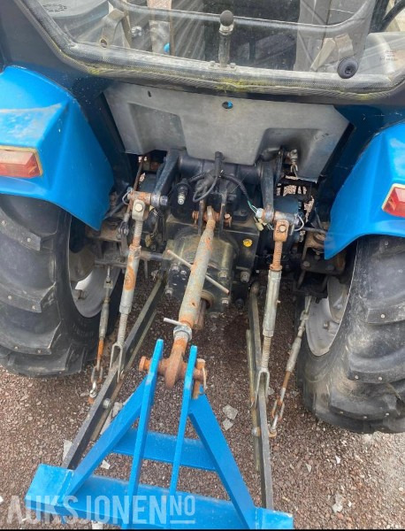 2006 Silverstone 254 4x4 Sperre PTO Bakmontert skjær - 拖拉机:图5 2006 Silverstone 254 4x4 Sperre PTO Bakmontert skjær - 拖拉机:图5