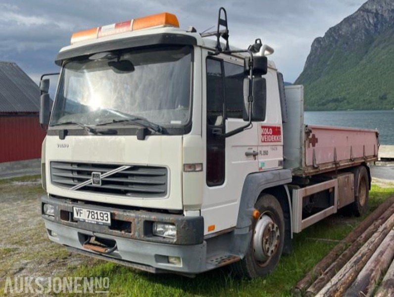 2006 Volvo FL6 H4X2, med 3 veistipp - 翻斗车:图1 2006 Volvo FL6 H4X2, med 3 veistipp - 翻斗车:图1