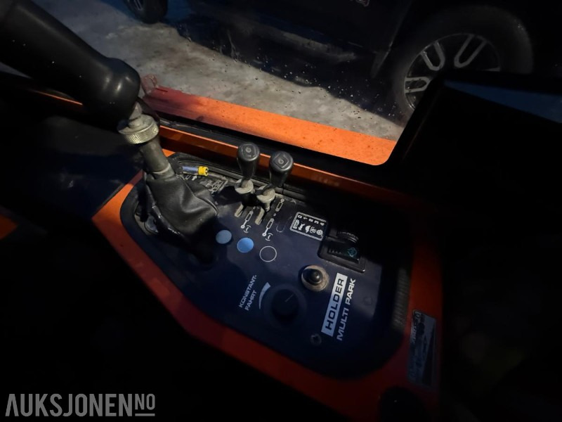 市政/ 专用车辆 2007 Holder C2.42 Minitraktor/Redskapsbærer - V-Plog - Fres - Feiemaskin - Strøer - 3764T:图20 市政/ 专用车辆 2007 Holder C2.42 Minitraktor/Redskapsbærer - V-Plog - Fres - Feiemaskin - Strøer - 3764T:图20